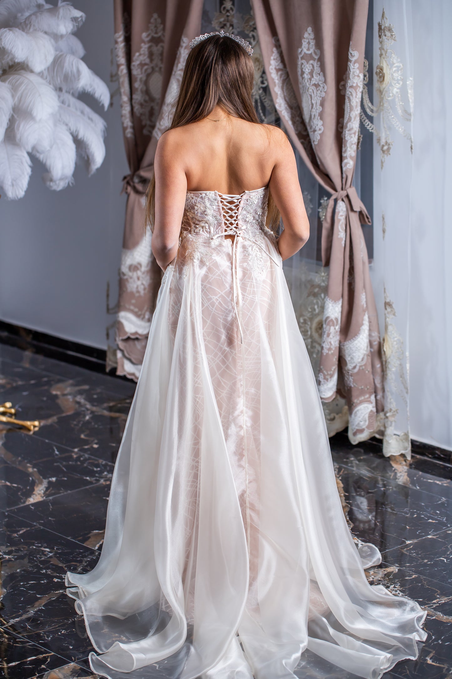 Long evening dress of Organza with delicate shine