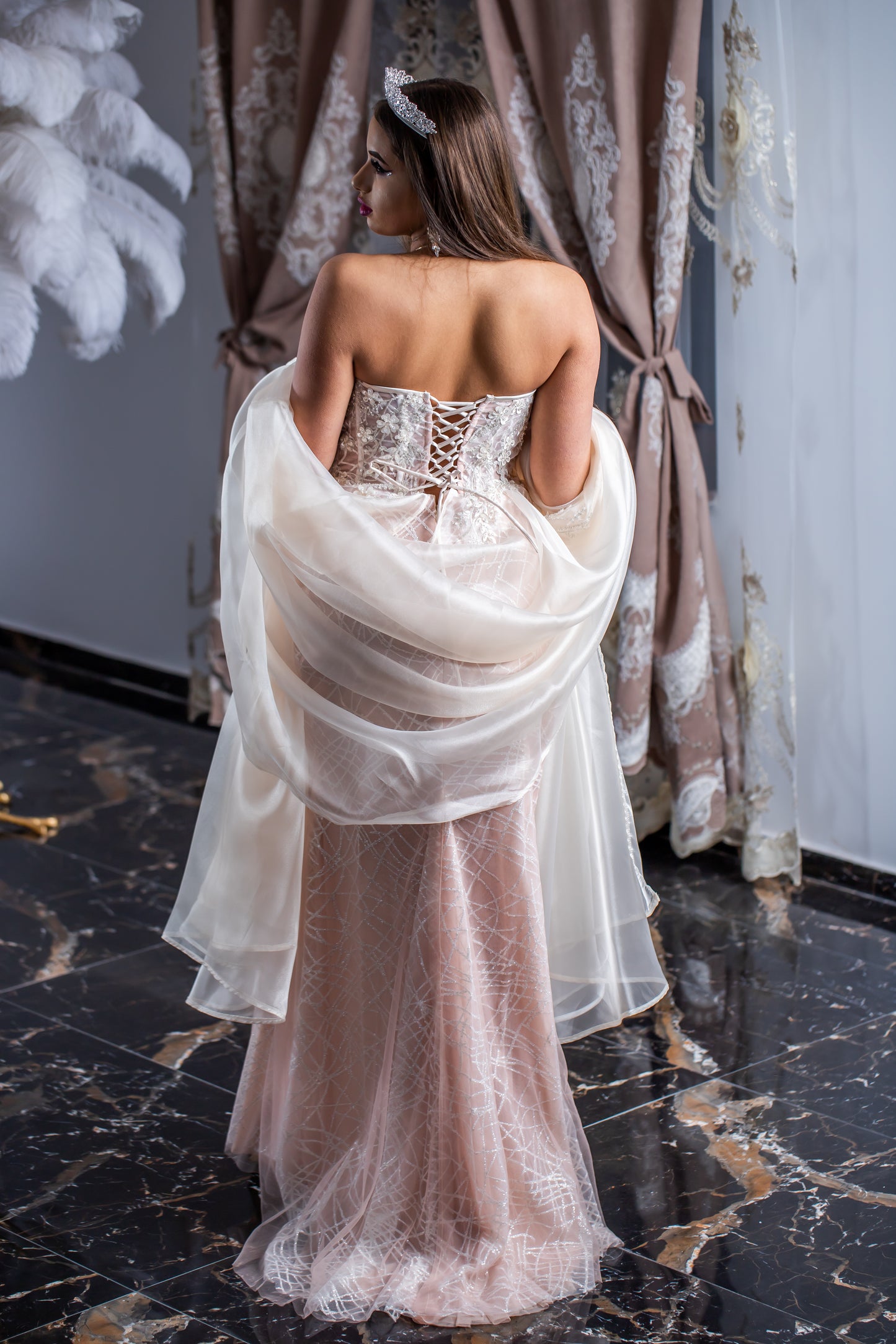 Long evening dress of Organza with delicate shine