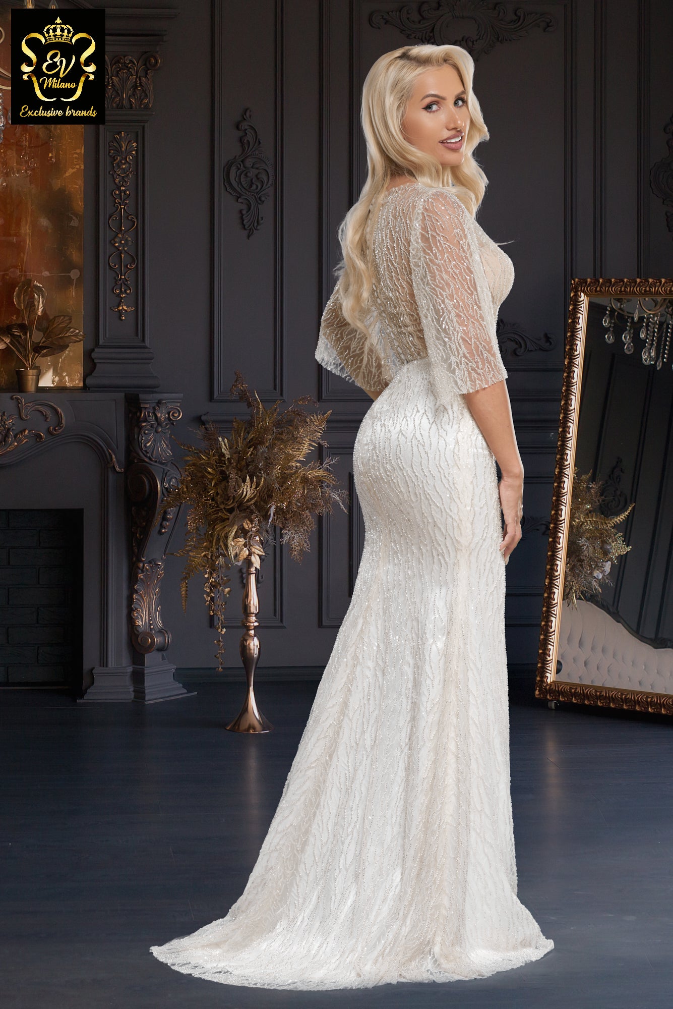 Long wedding dress with three-quarter sleeves and train EVM-1003