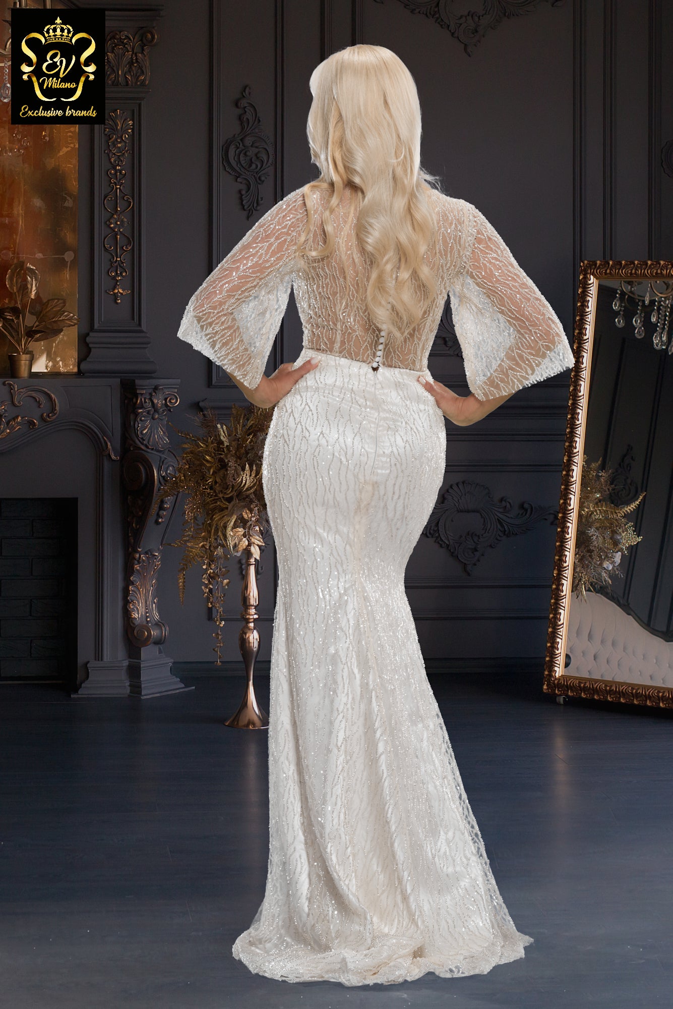 Long wedding dress with three-quarter sleeves and train EVM-1003