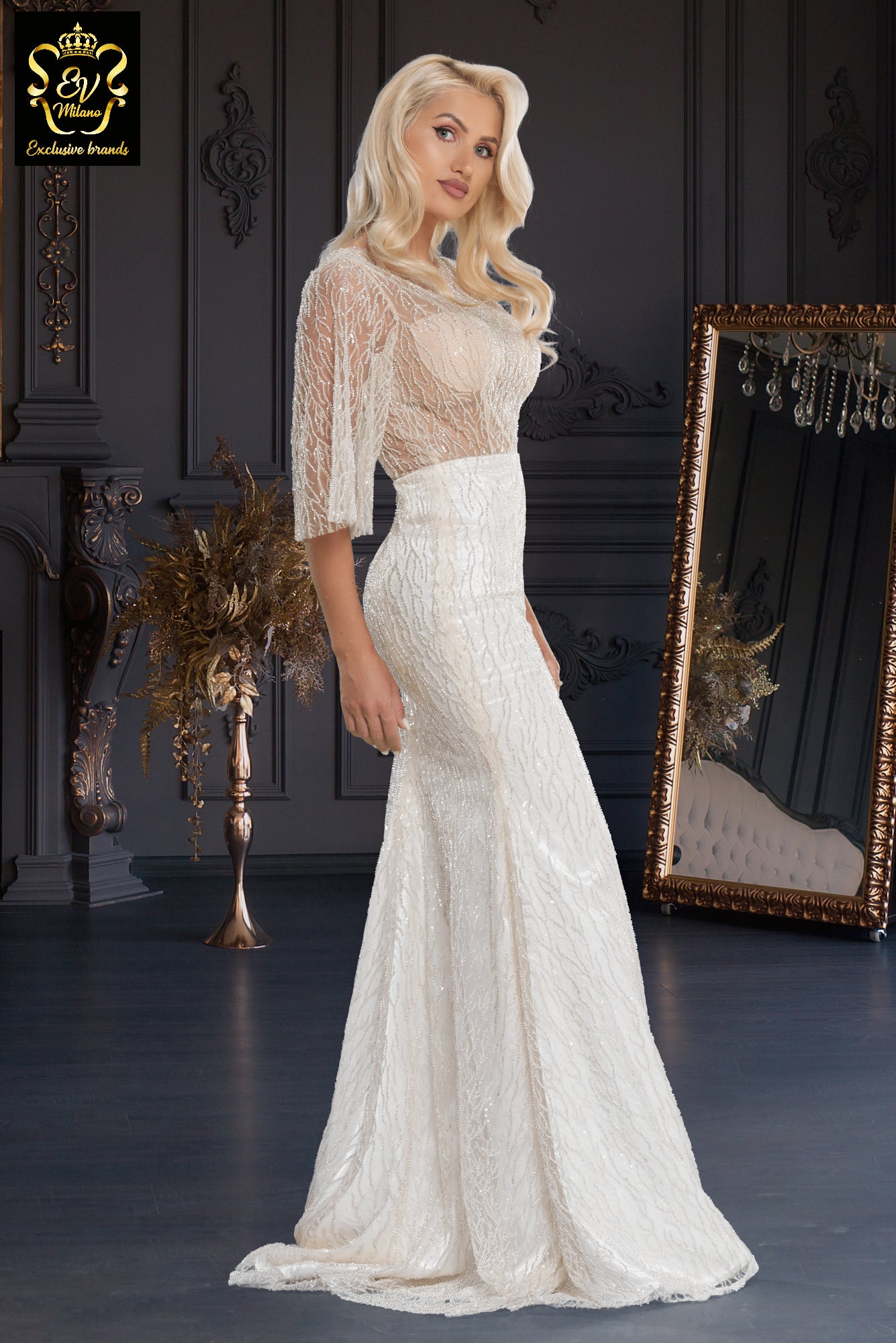 Long wedding dress with three-quarter sleeves and train EVM-1003