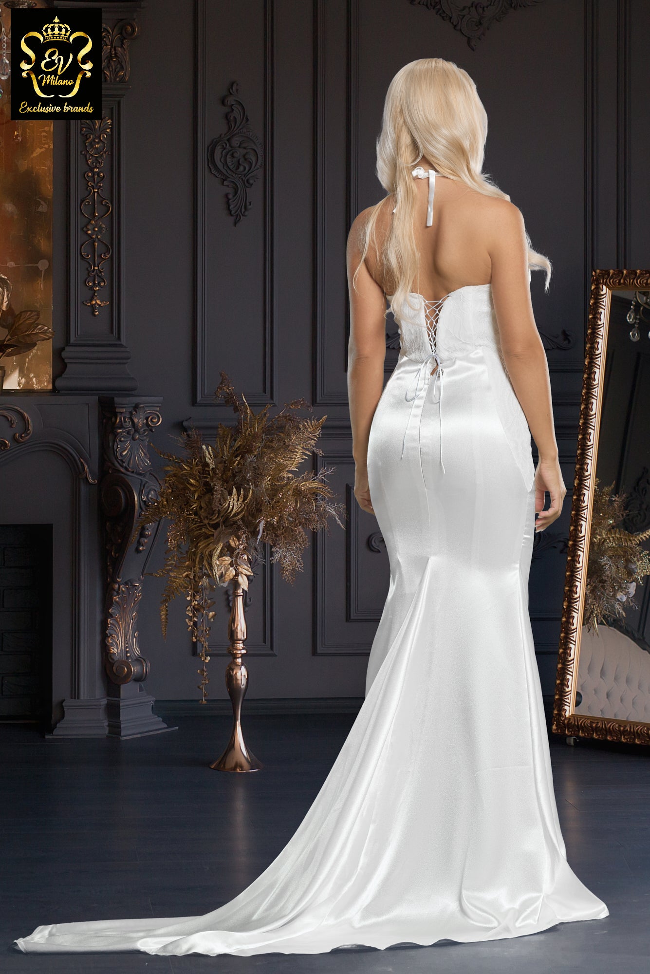 Long sleeveless wedding dress with train EVM-1005