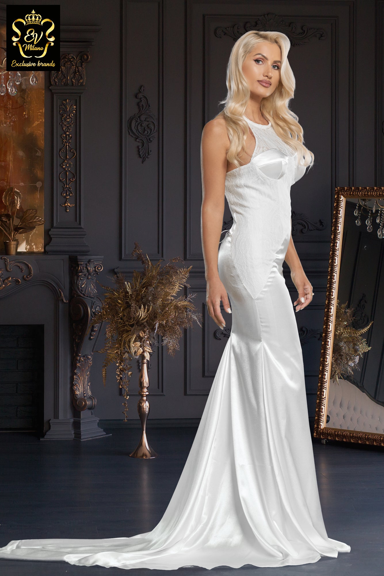 Long sleeveless wedding dress with train EVM-1005