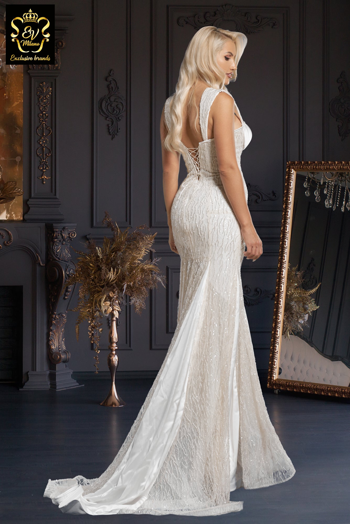 Long wedding dress with wide straps, precious model and train EVM-1006