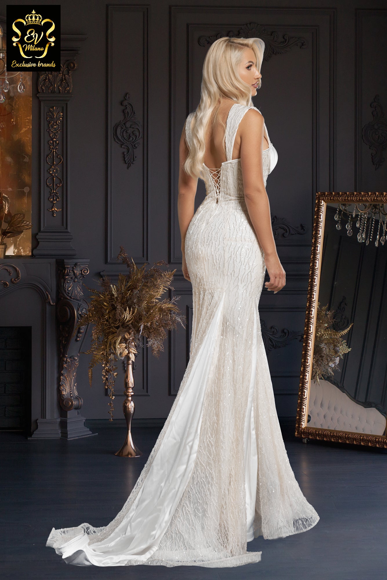 Long wedding dress with wide straps, precious model and train EVM-1006