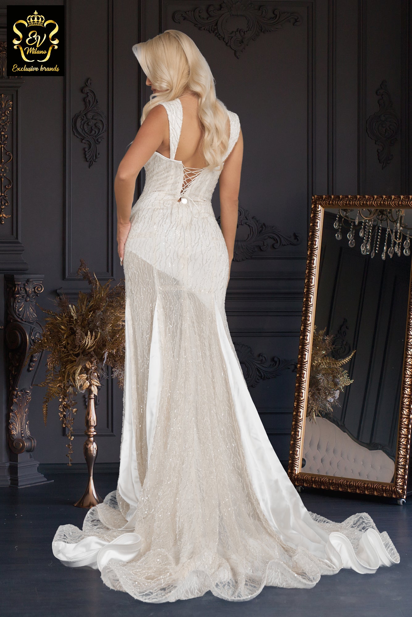 Long wedding dress with wide straps, precious model and train EVM-1006