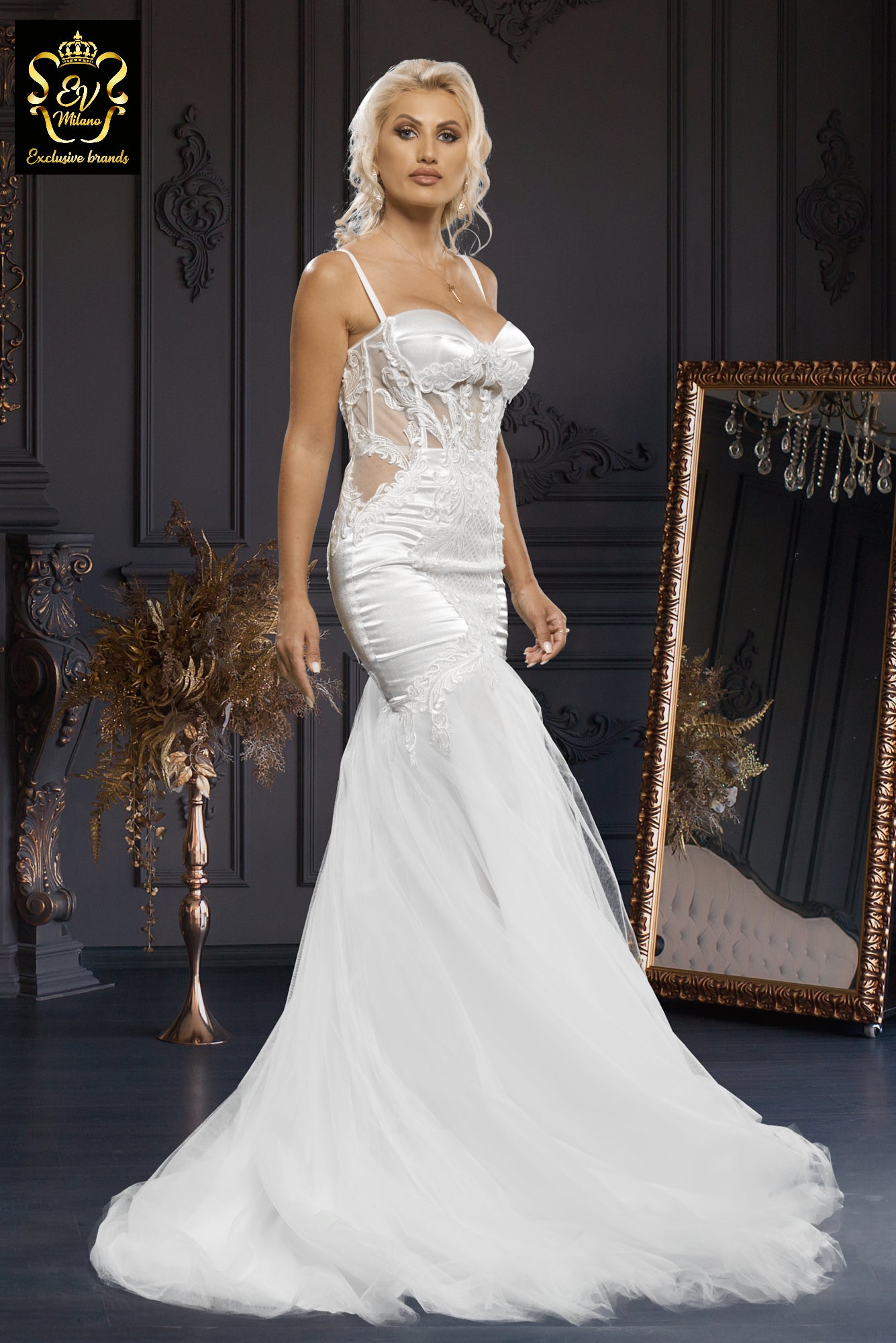 Long wedding dress with thin straps, precious model and train EVM-1009