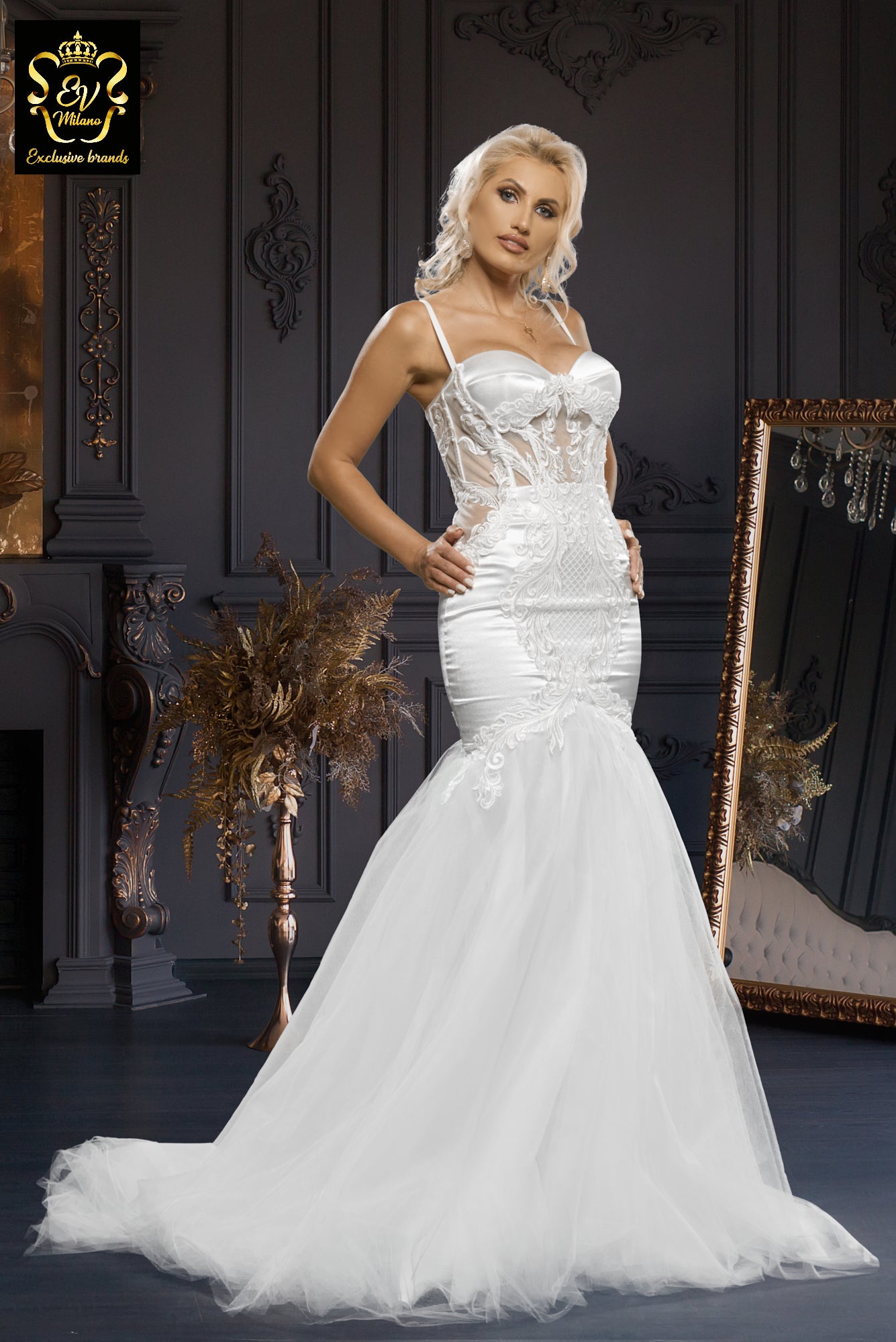 Long wedding dress with thin straps, precious model and train EVM-1009