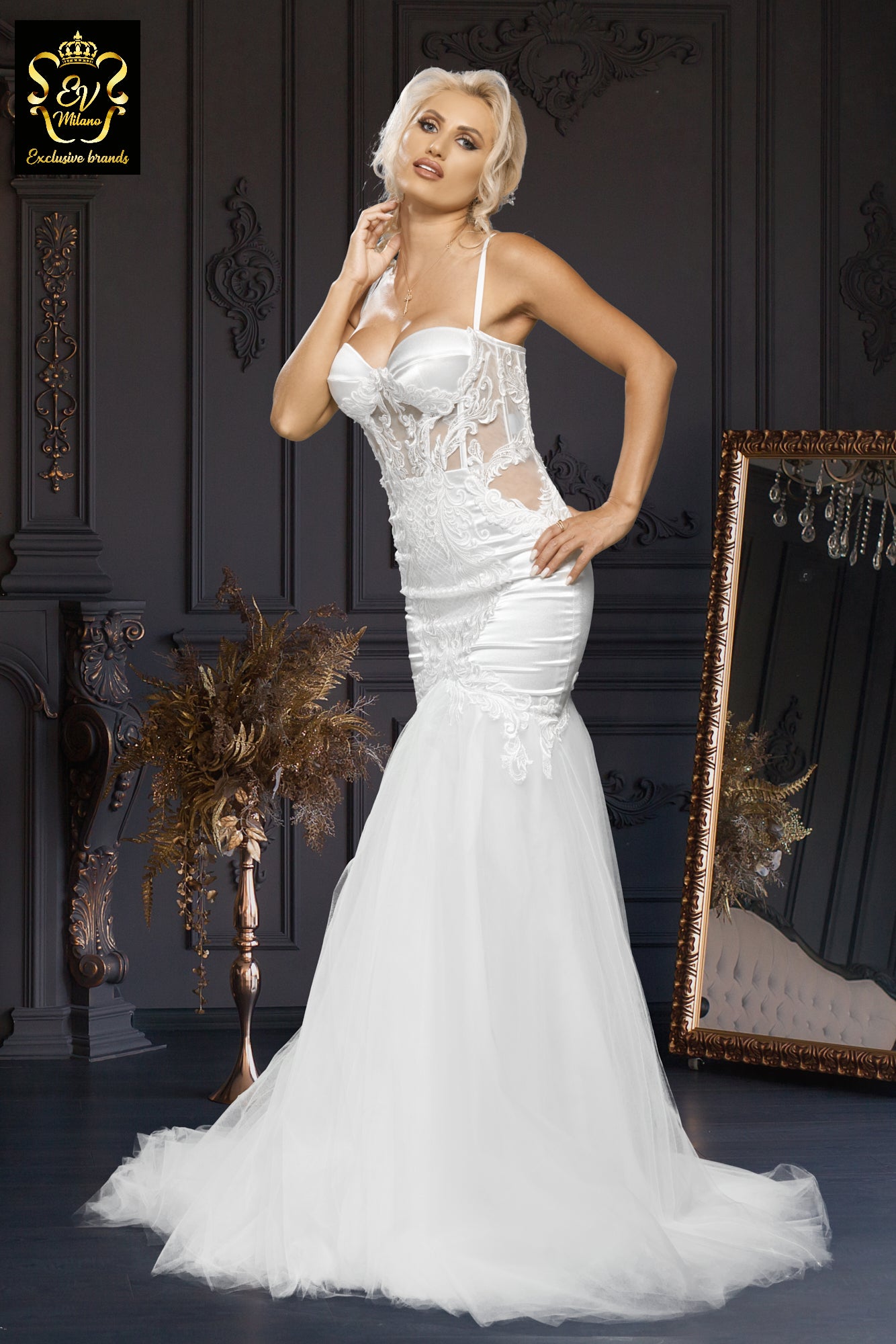 Long wedding dress with thin straps, precious model and train EVM-1009