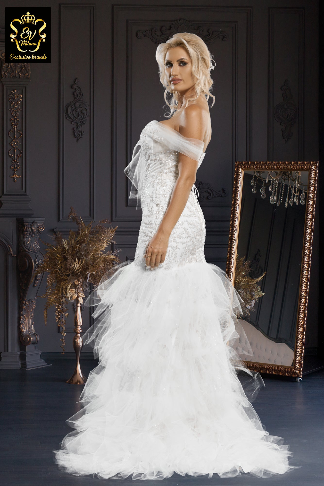 Long wedding dress with tulle straps and embroidered model EVM-1013