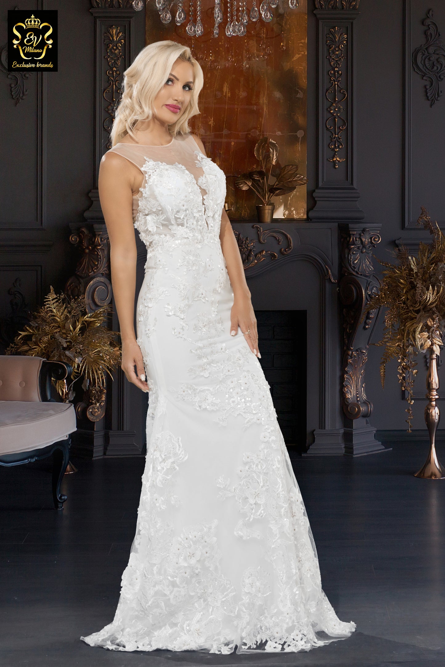 Long wedding dress with v-neckline, semi-transparent model and train EVM-1023