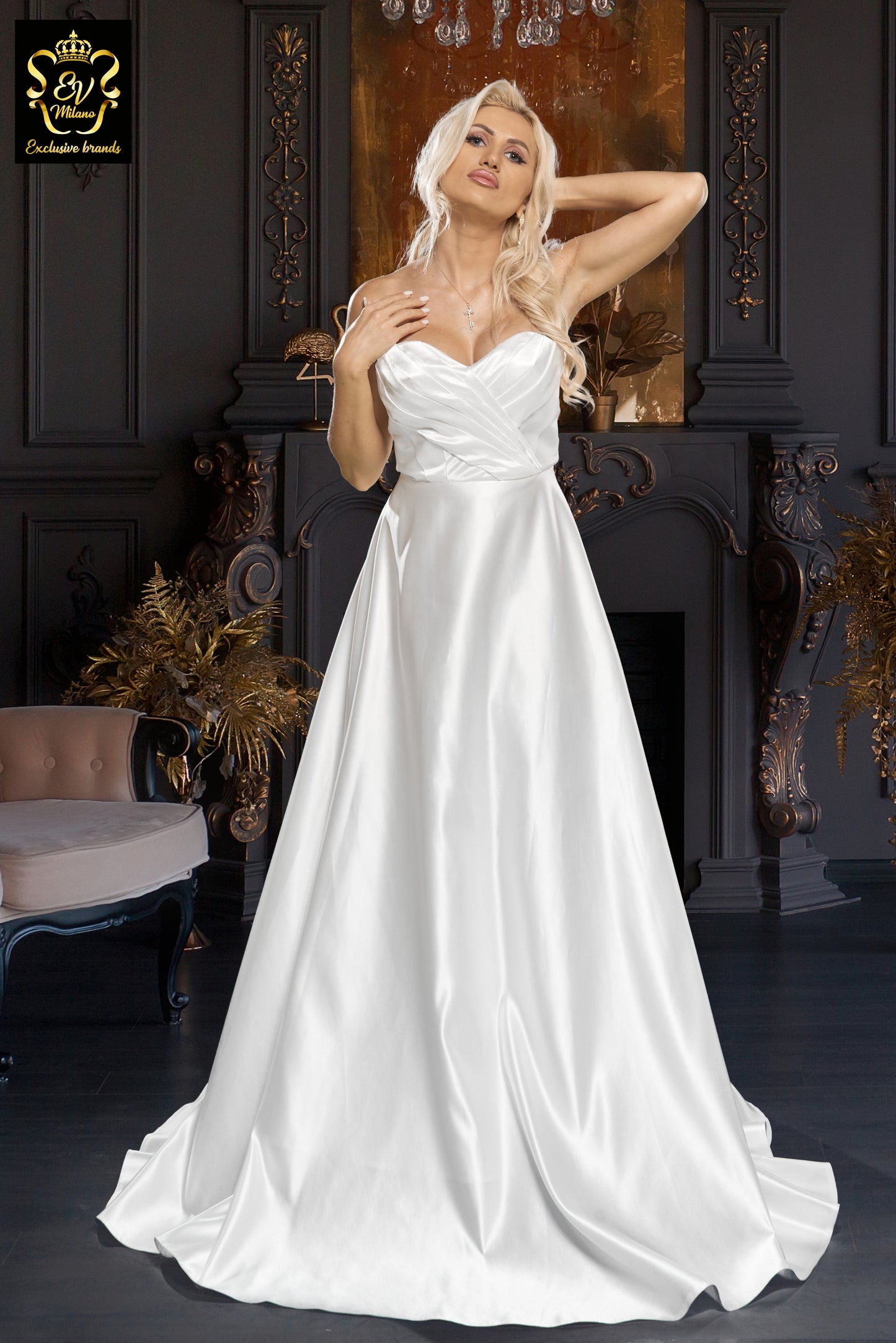 Long sleeveless wedding dress with train EVM-1030