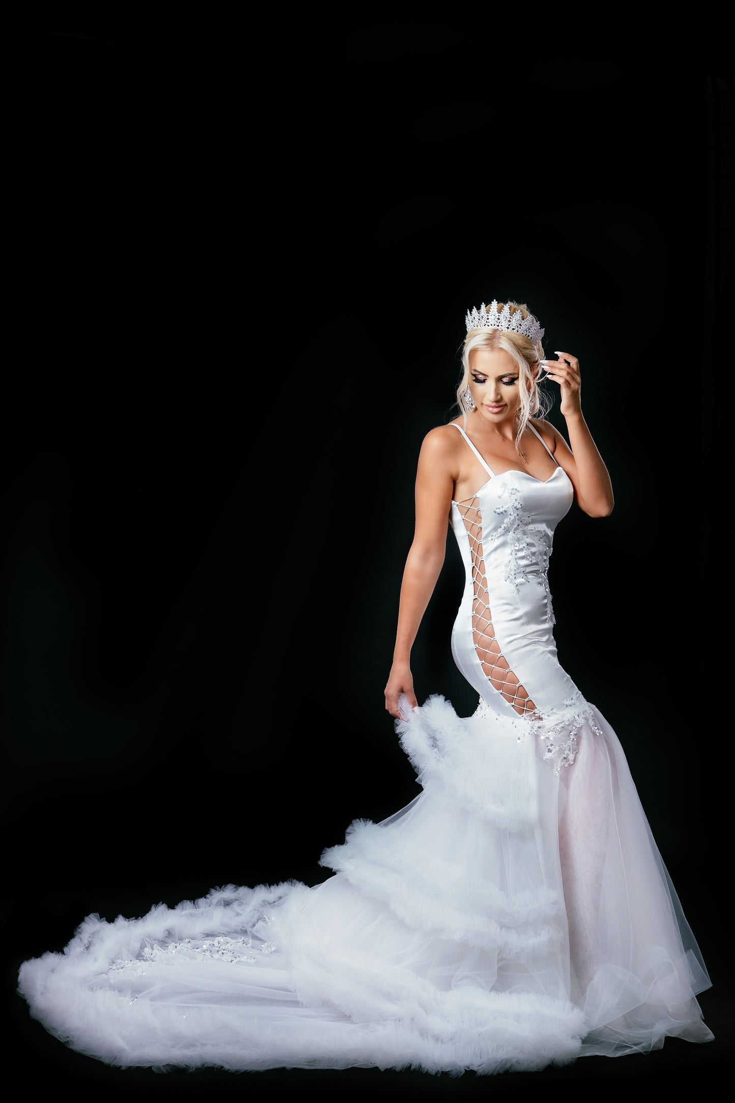 Long wedding dress with thin straps and tulle train EVM-1042